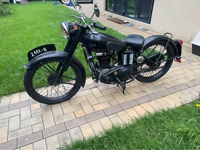 1948 BSA C11 ROAD