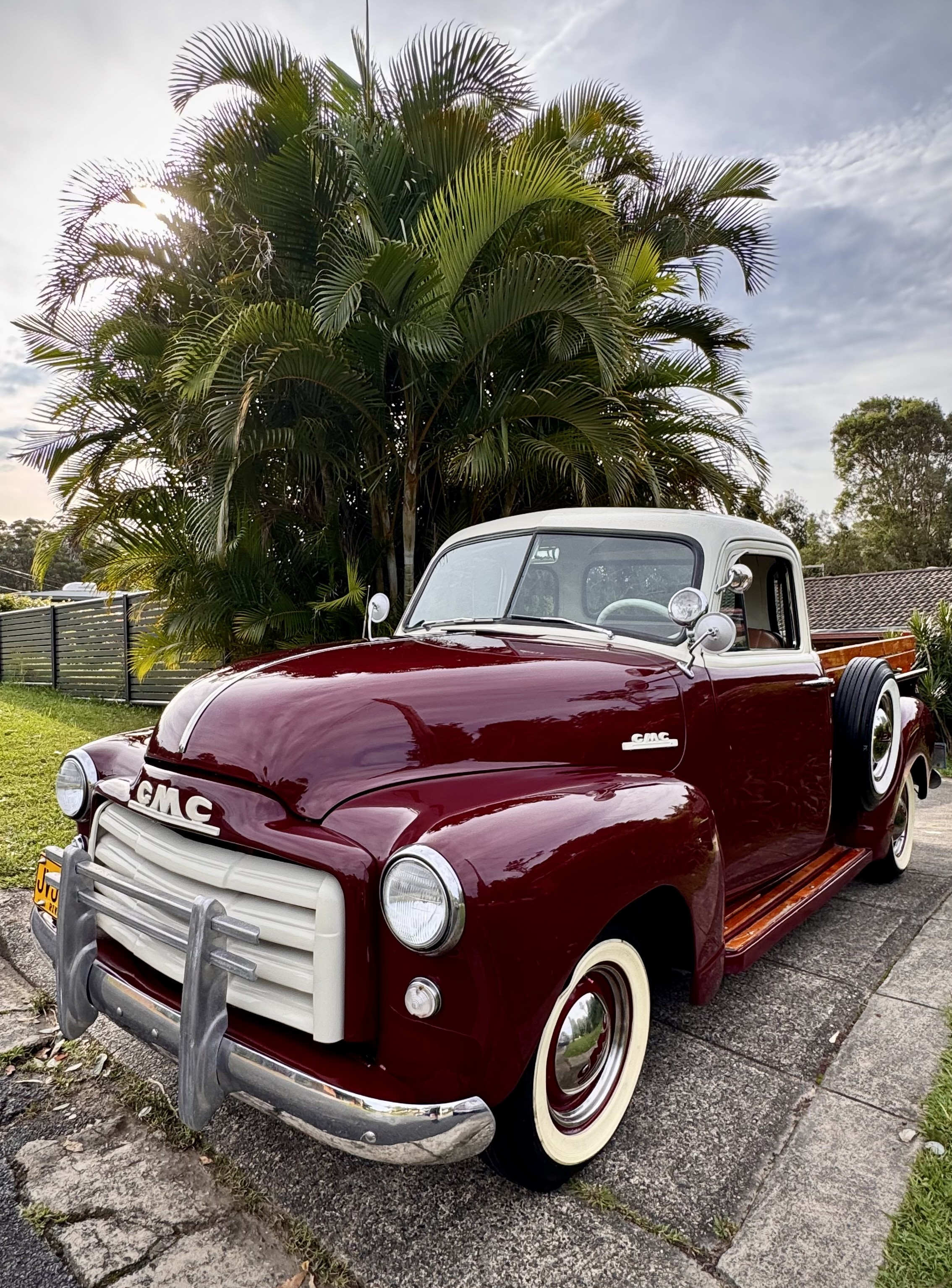 1952 GMC 300 4 SP MANUAL PICK UP