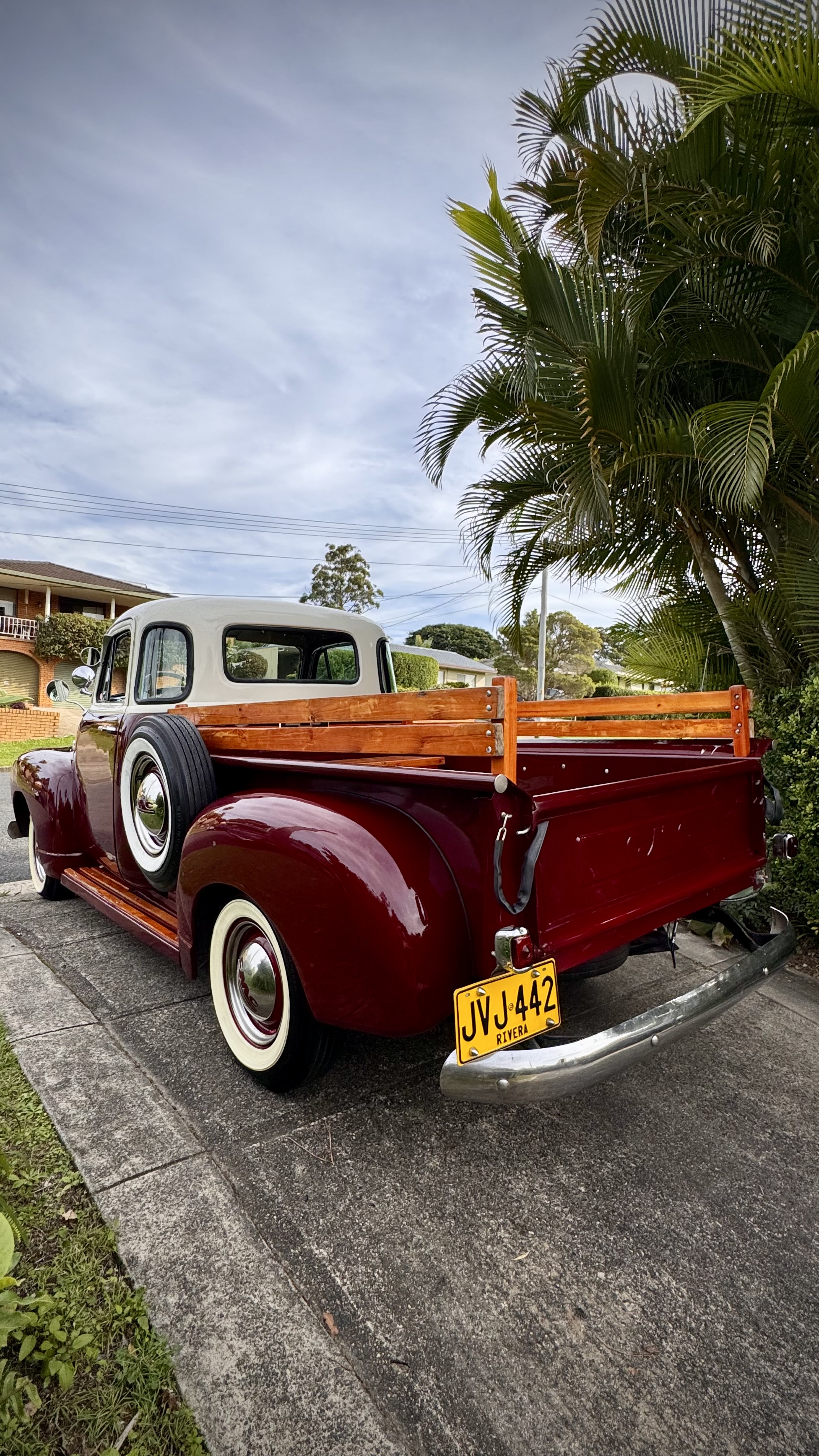 1952 GMC 300 4 SP MANUAL PICK UP