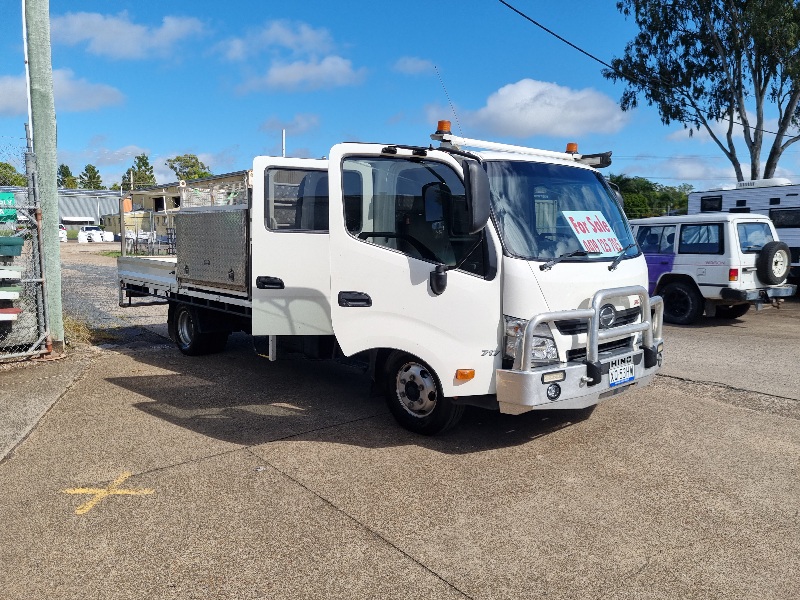 2018 HINO 300 SERIES 717 DUAL CAB TRUCK