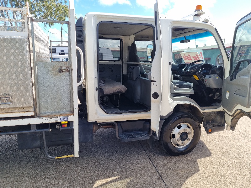 2018 HINO 300 SERIES 717 DUAL CAB TRUCK