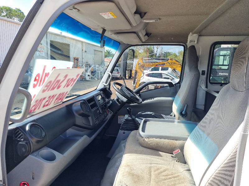 2018 HINO 300 SERIES 717 DUAL CAB TRUCK