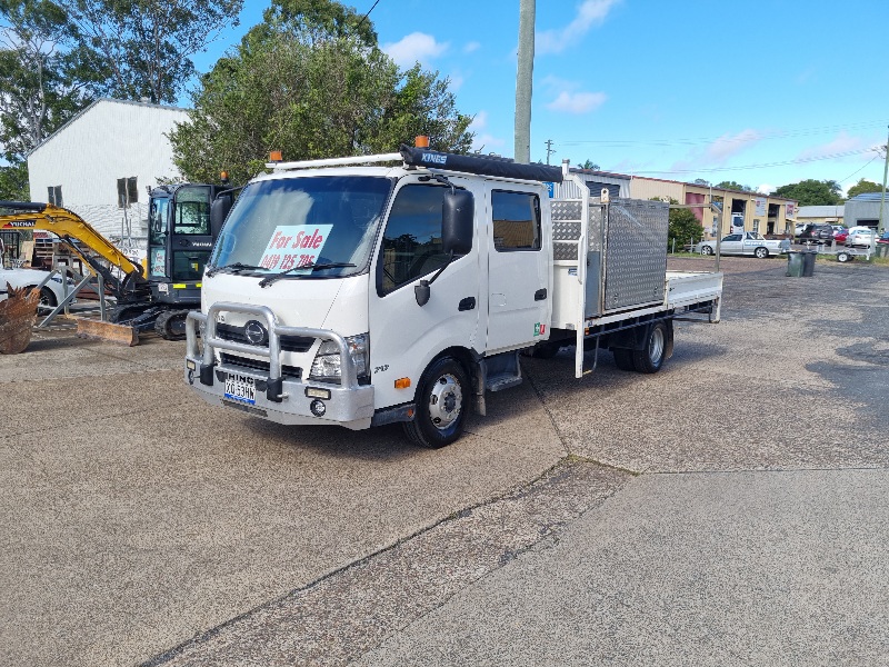 2018 HINO 300 SERIES 717 DUAL CAB TRUCK
