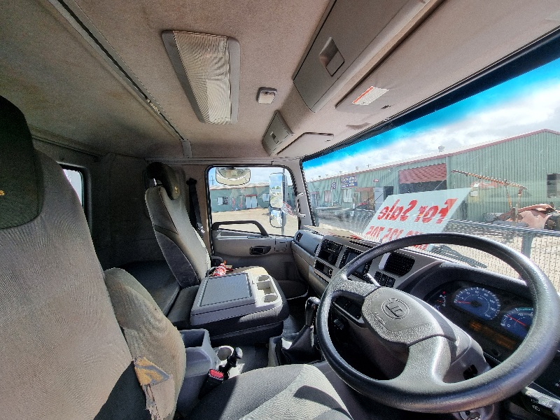 2014 NISSAN UD MK SERIES TRAY TRUCK