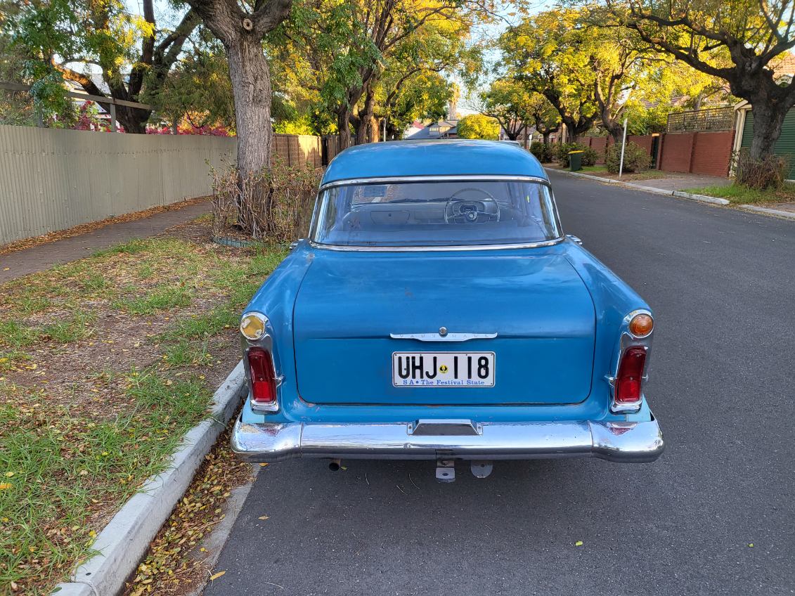 1960 VAUXHALL VICTOR 1500CC SEDAN