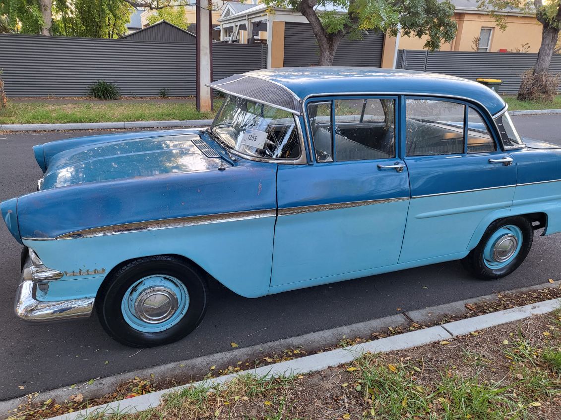 1960 VAUXHALL VICTOR 1500CC SEDAN