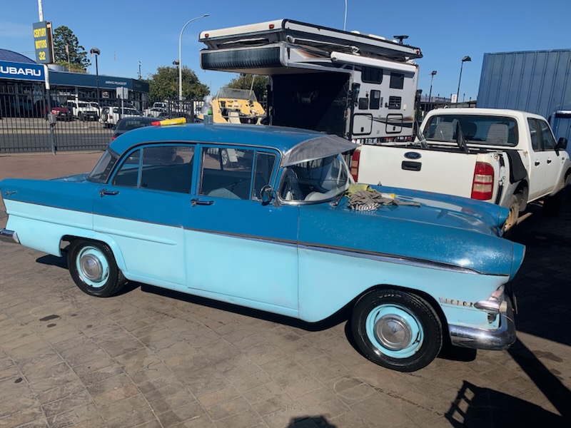 1960 VAUXHALL VICTOR 1500CC SEDAN
