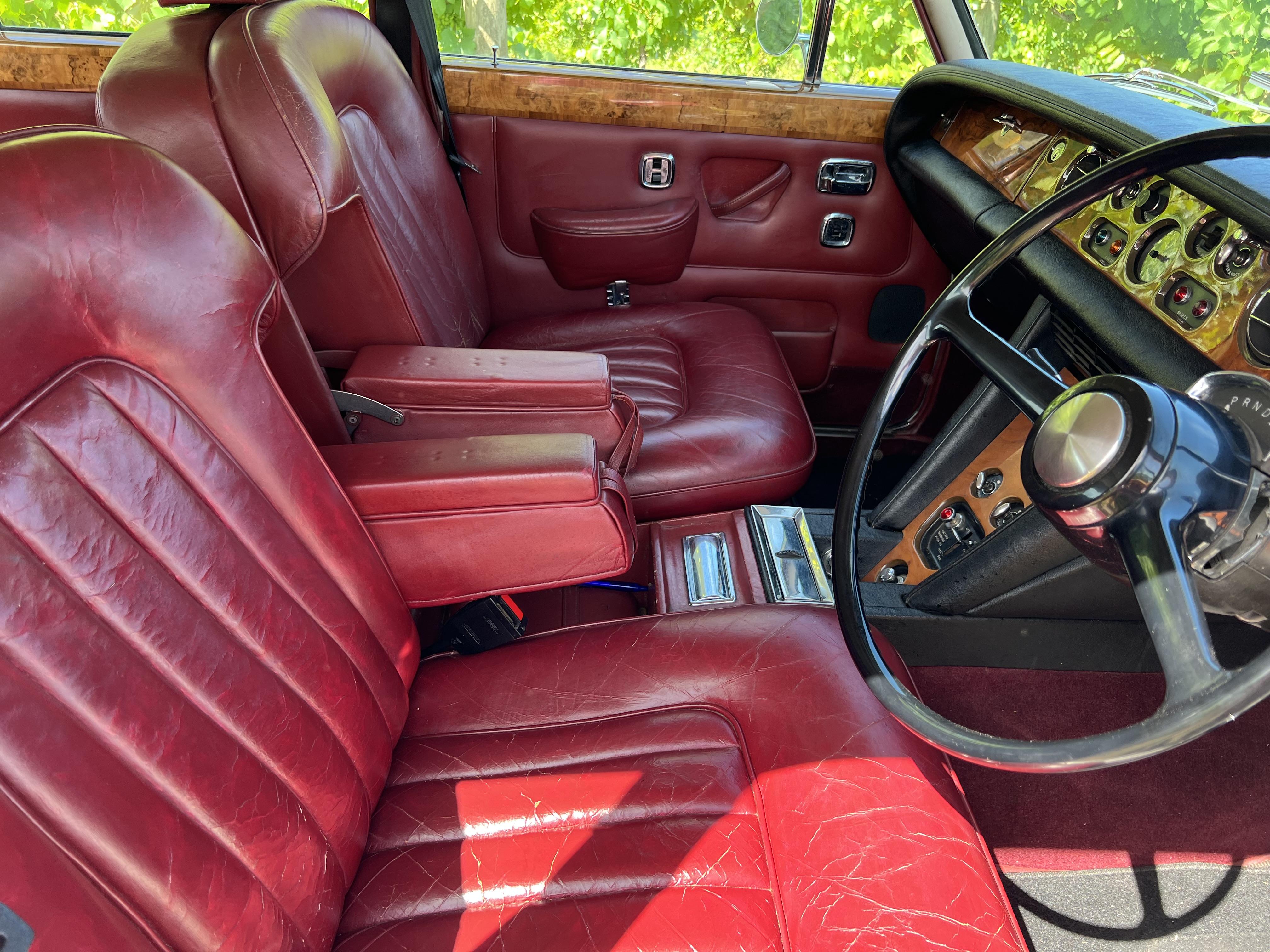 1970 ROLLS-ROYCE SILVER SHADOW 4D SEDAN