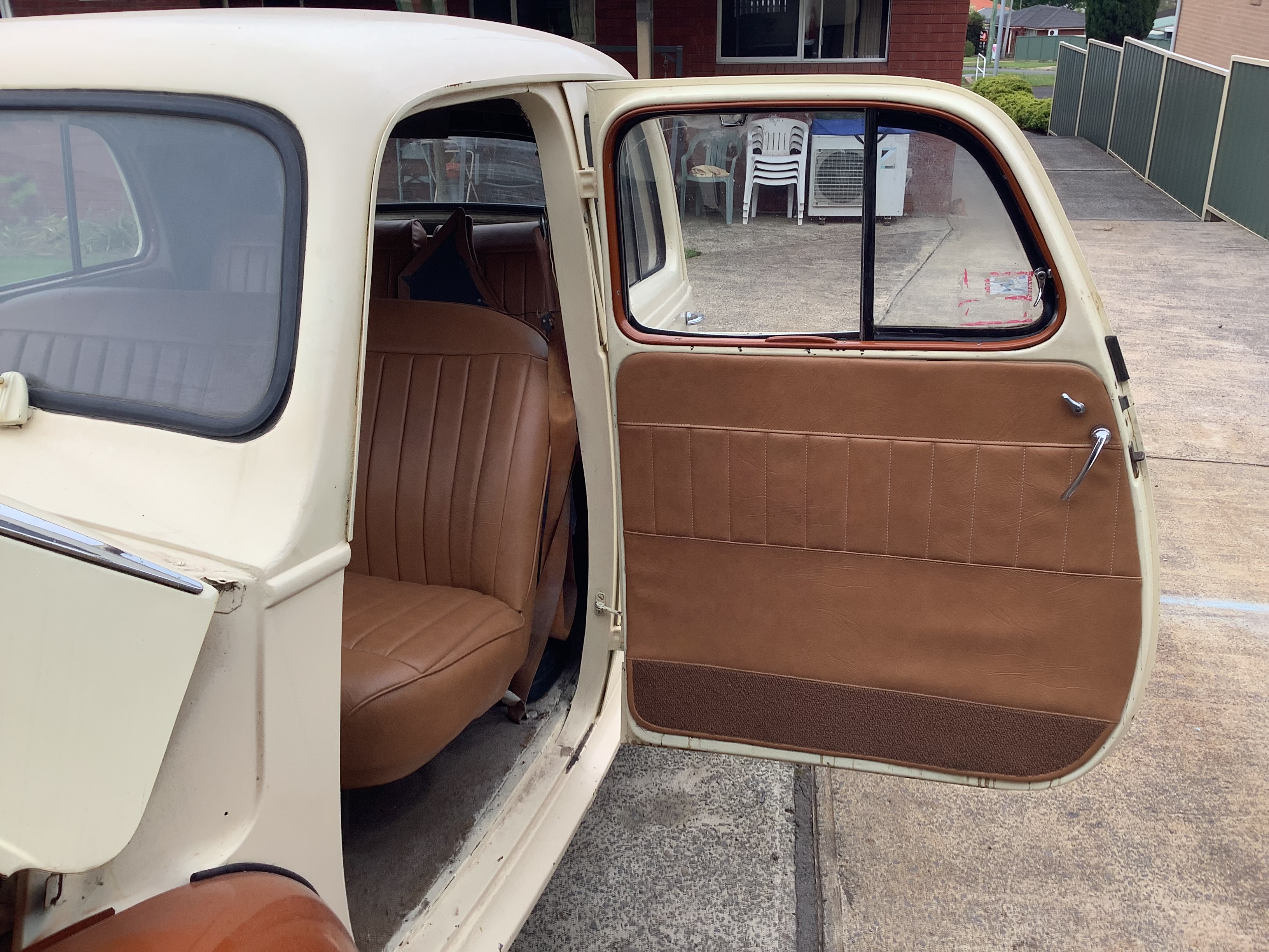 1951 VAUXHALL VELOX SEDAN