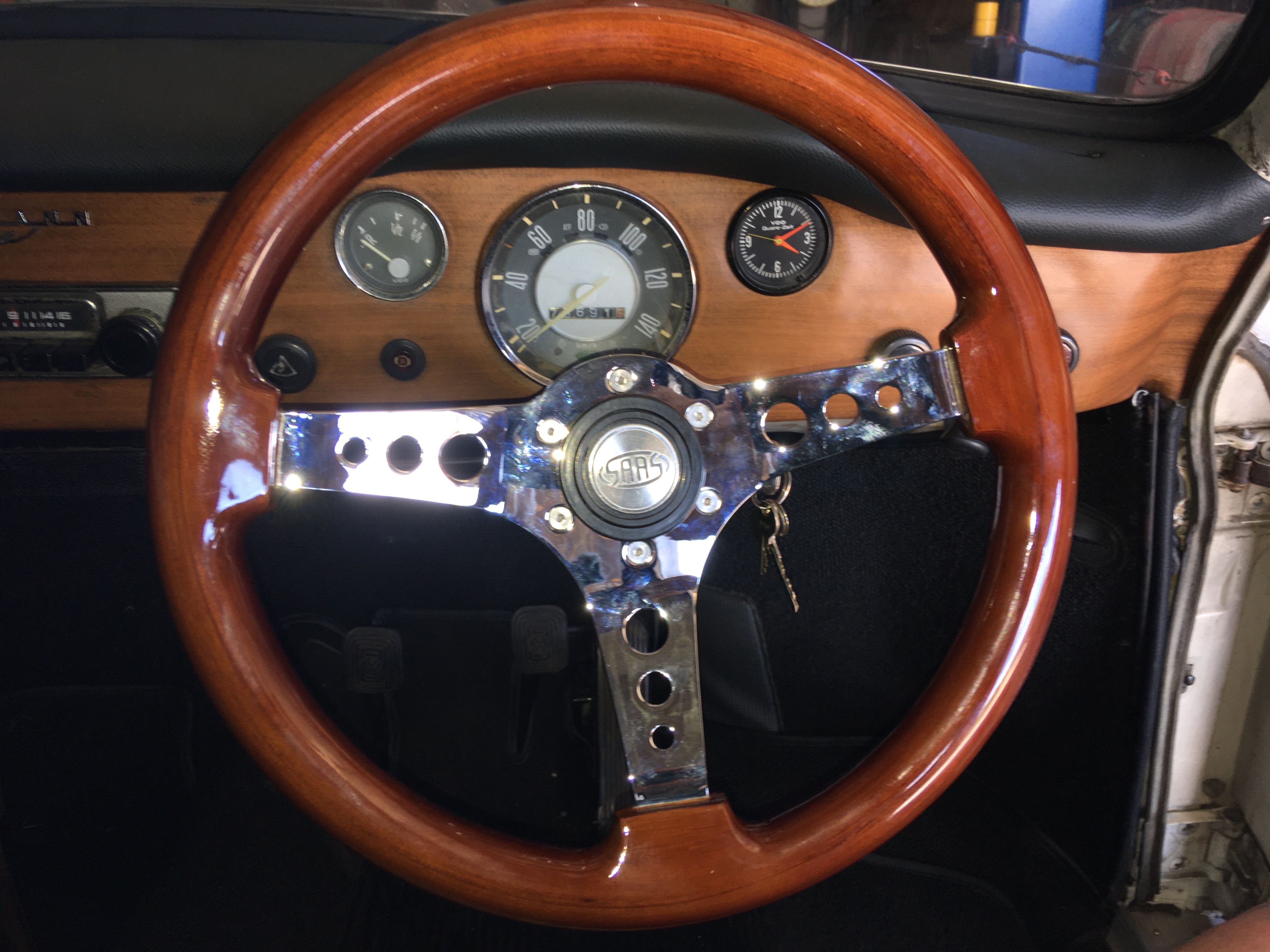 1970 VOLKSWAGEN KARMANN GHIA 4 SP MANUAL 2D COUPE