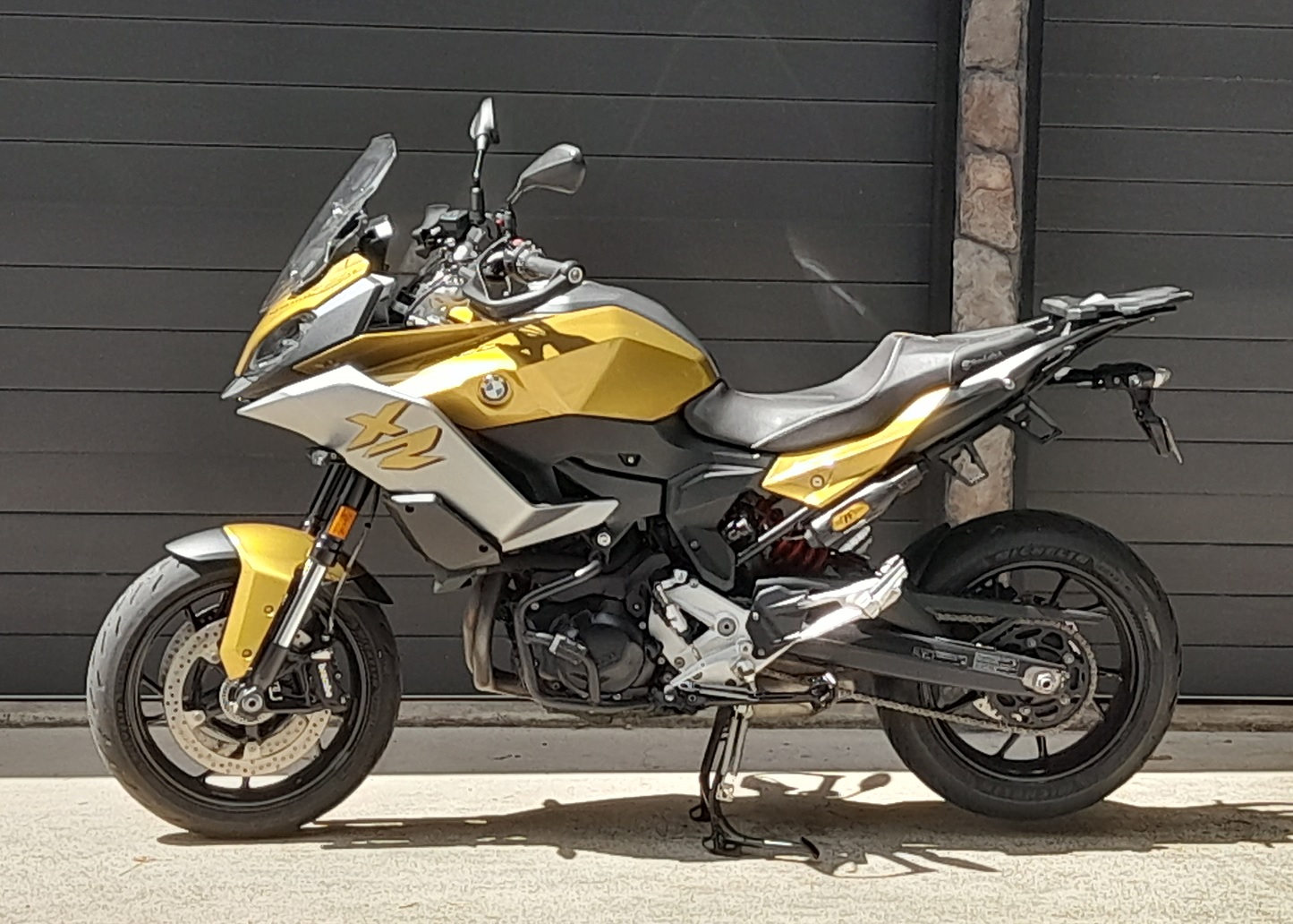 2020 BMW F900 XR TOUR DUAL SPORTS