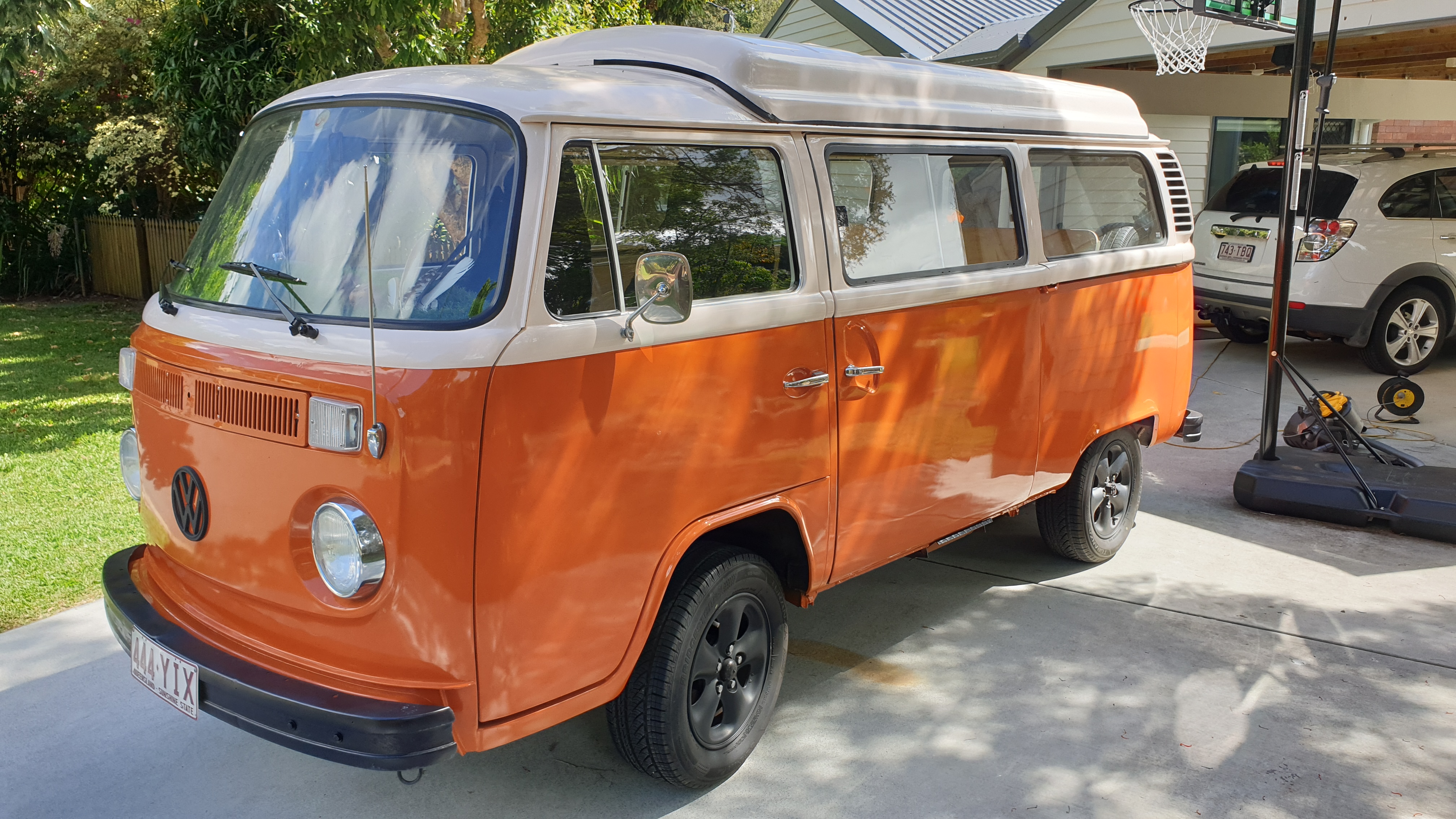 1973 VOLKSWAGEN TRANSPORTER POP TOP VAN
