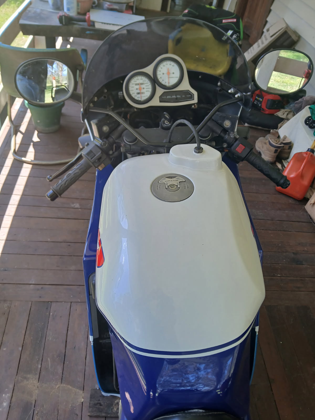 1988 SUZUKI GSX-R1100 ROAD