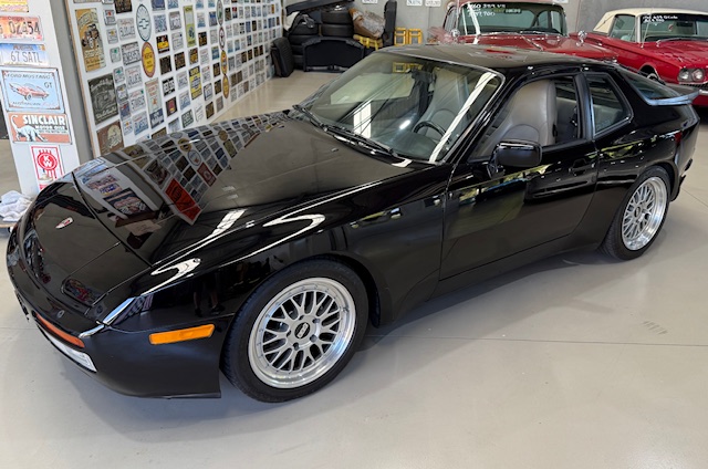 1987 PORSCHE 944 TURBO 2D COUPE
