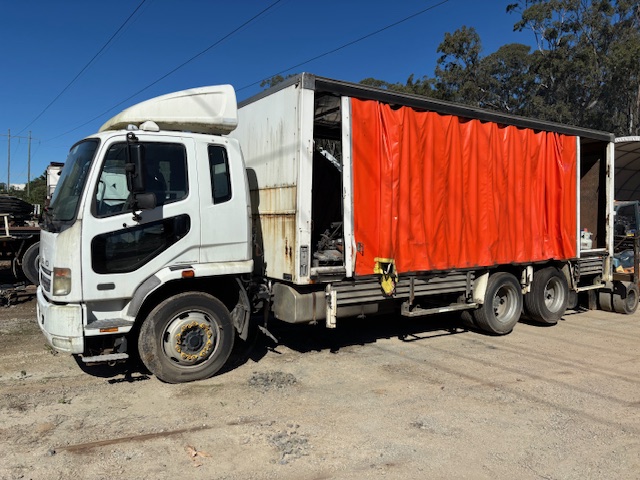 2010 MITSUBISHI FUSO FK 617 MANUAL CURTAINSIDER