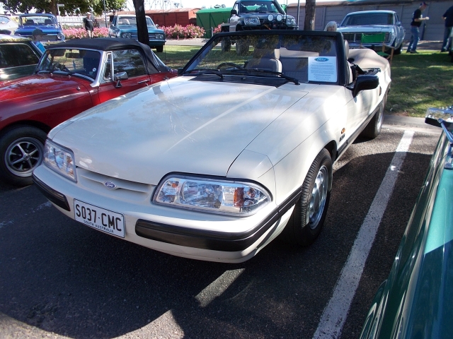 1989 FORD MUSTANG CONVERTIBLE