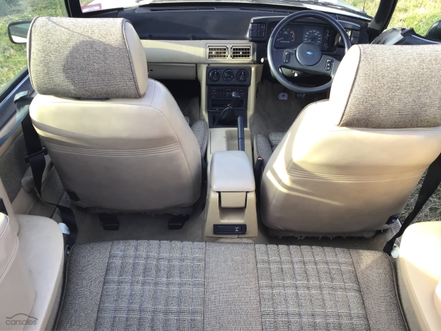 1989 FORD MUSTANG CONVERTIBLE
