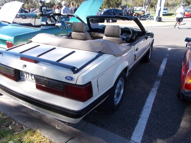 1989 FORD MUSTANG CONVERTIBLE