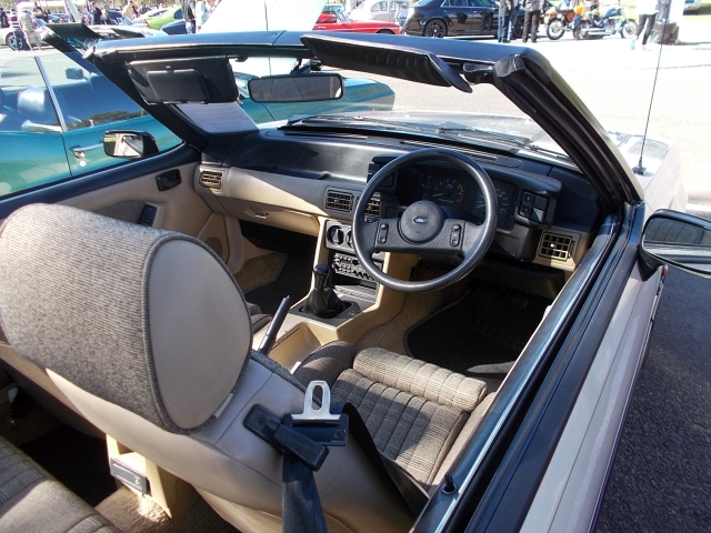 1989 FORD MUSTANG CONVERTIBLE