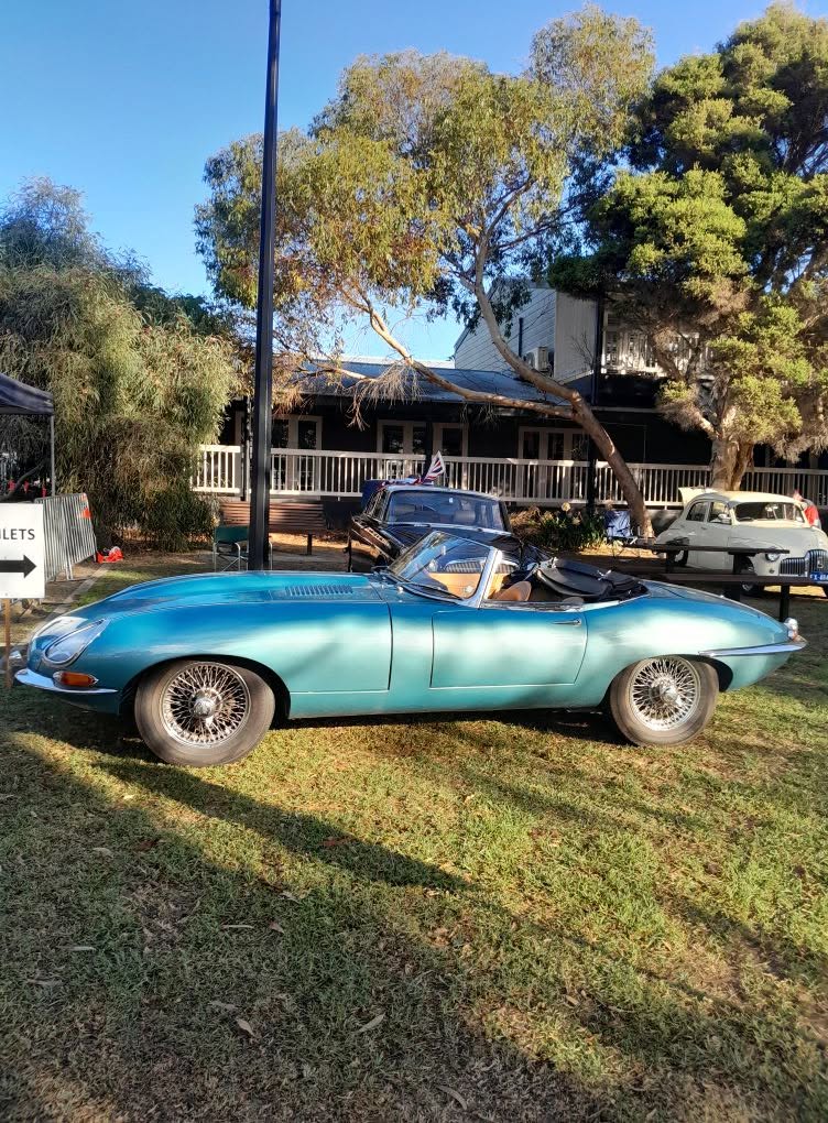1962 JAGUAR E TYPE SERIES 1 ROADSTER