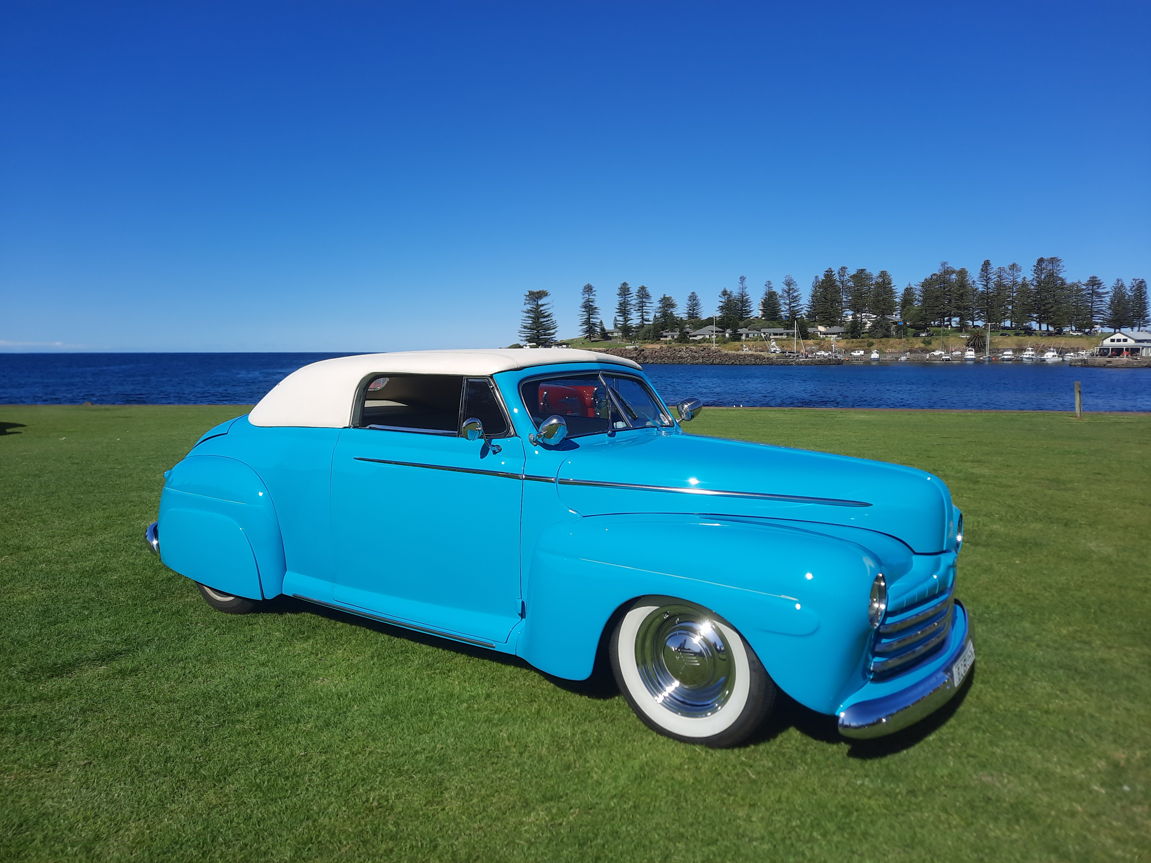 1946 FORD DELUXE CONVERTIBLE