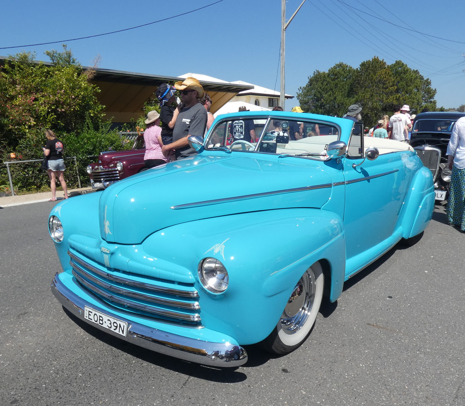 1946 FORD SUPER DELUXE CONVERTIBLE