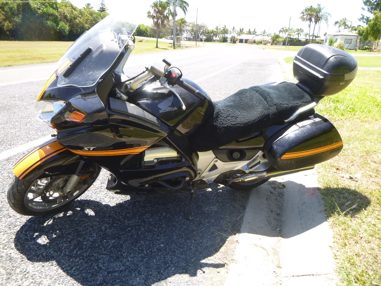 2011 HONDA ST1300A ROAD