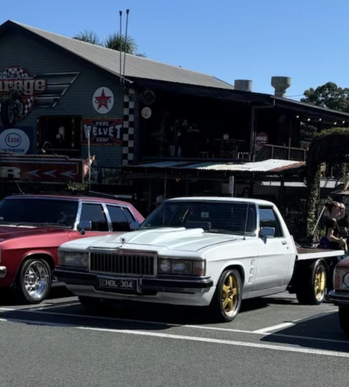 1982 HOLDEN HOLDEN WB 1000KG 2M 4 SP MANUAL TRAY