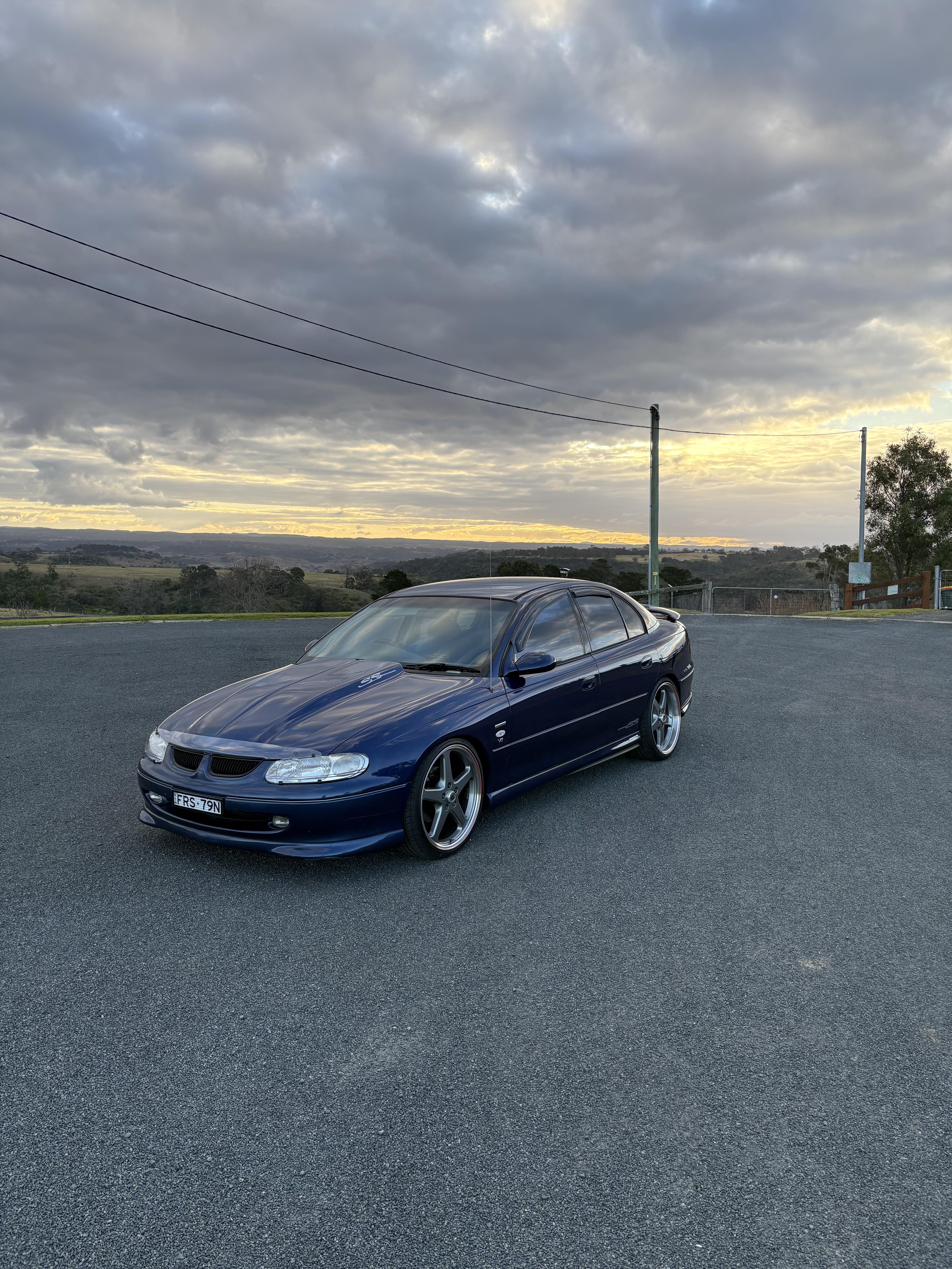 1997 HOLDEN COMMODORE VT SS 5 SP MANUAL 4D SEDAN