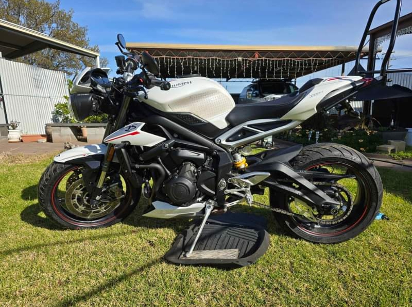 2019 TRIUMPH STREET TRIPLE RS 675 ROAD