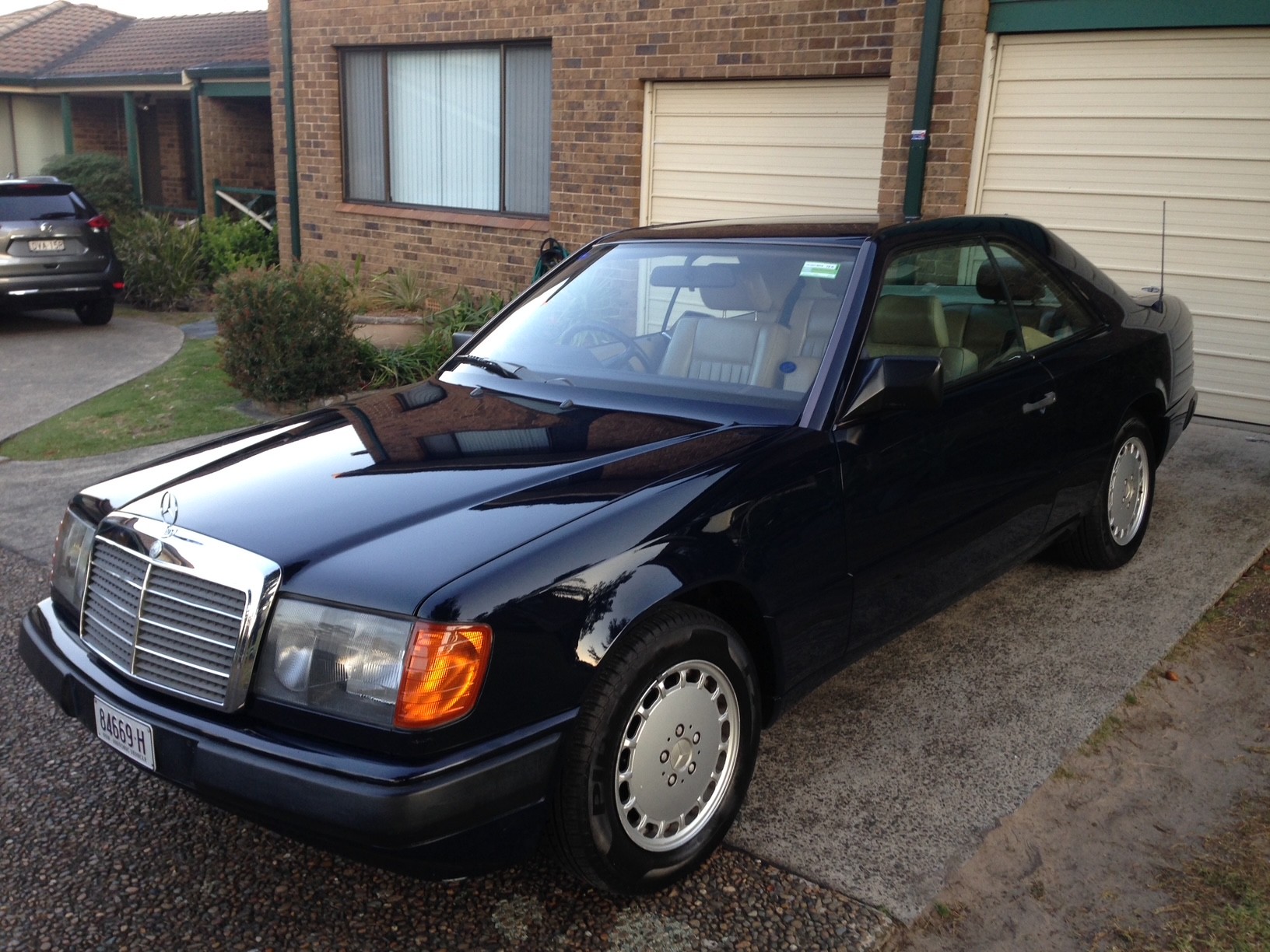 1988 MERCEDES-BENZ 300CE 4SP AUTOMATIC COUPE