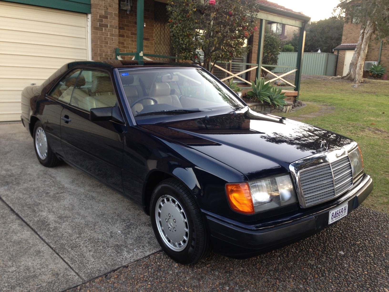 1988 MERCEDES-BENZ 300 C124 CE 4 SP AUTOMATIC 2D COUPE