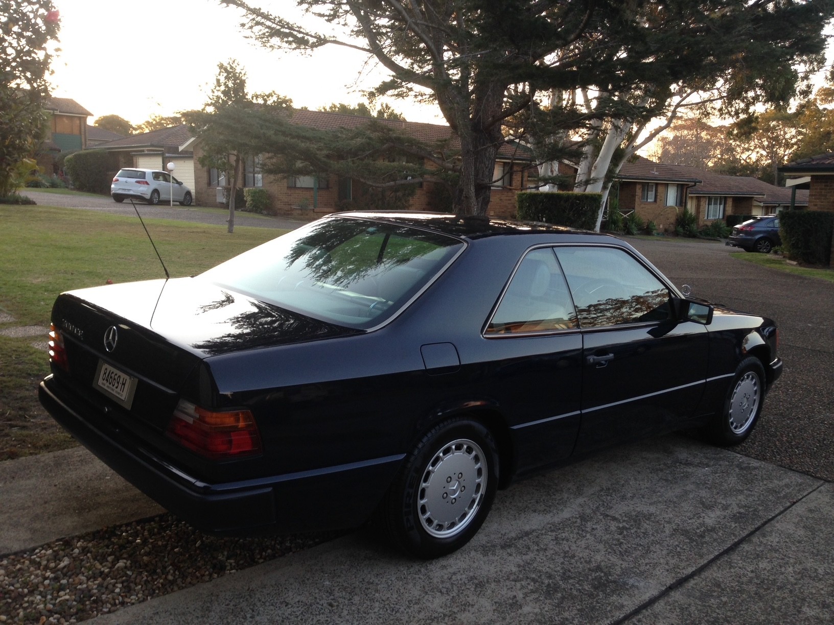 1988 MERCEDES-BENZ 300 C124 CE 4 SP AUTOMATIC 2D COUPE