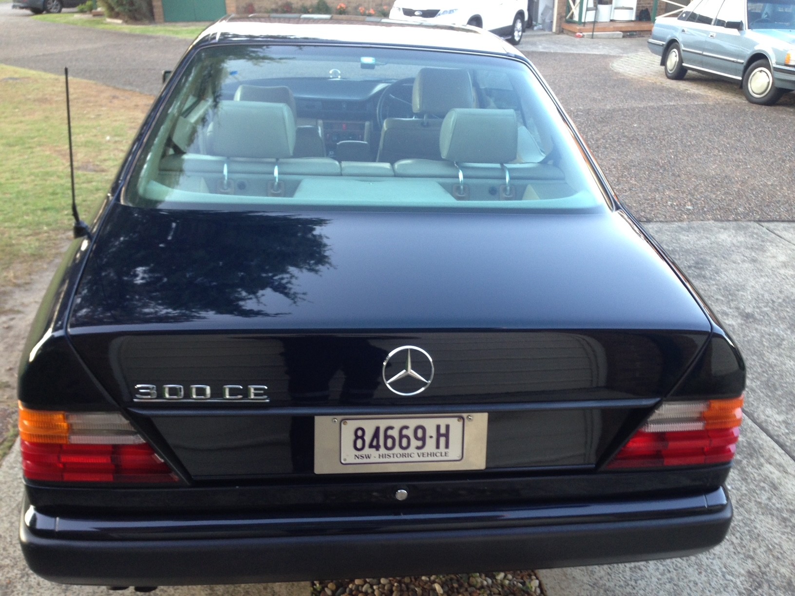 1988 MERCEDES-BENZ 300 C124 CE 4 SP AUTOMATIC 2D COUPE