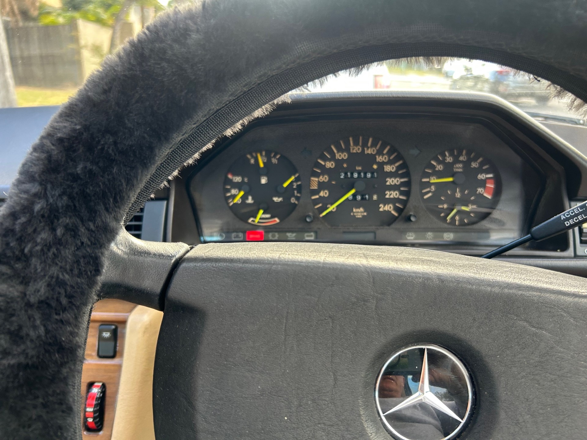 1988 MERCEDES-BENZ 300 C124 CE 4 SP AUTOMATIC 2D COUPE