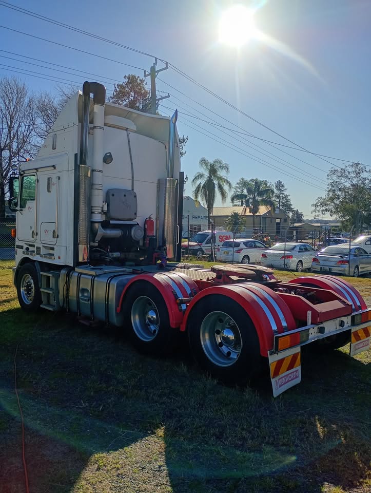 2008 KENWORTH C500T /501T (6x4) 10 SP MANUAL C/CHAS