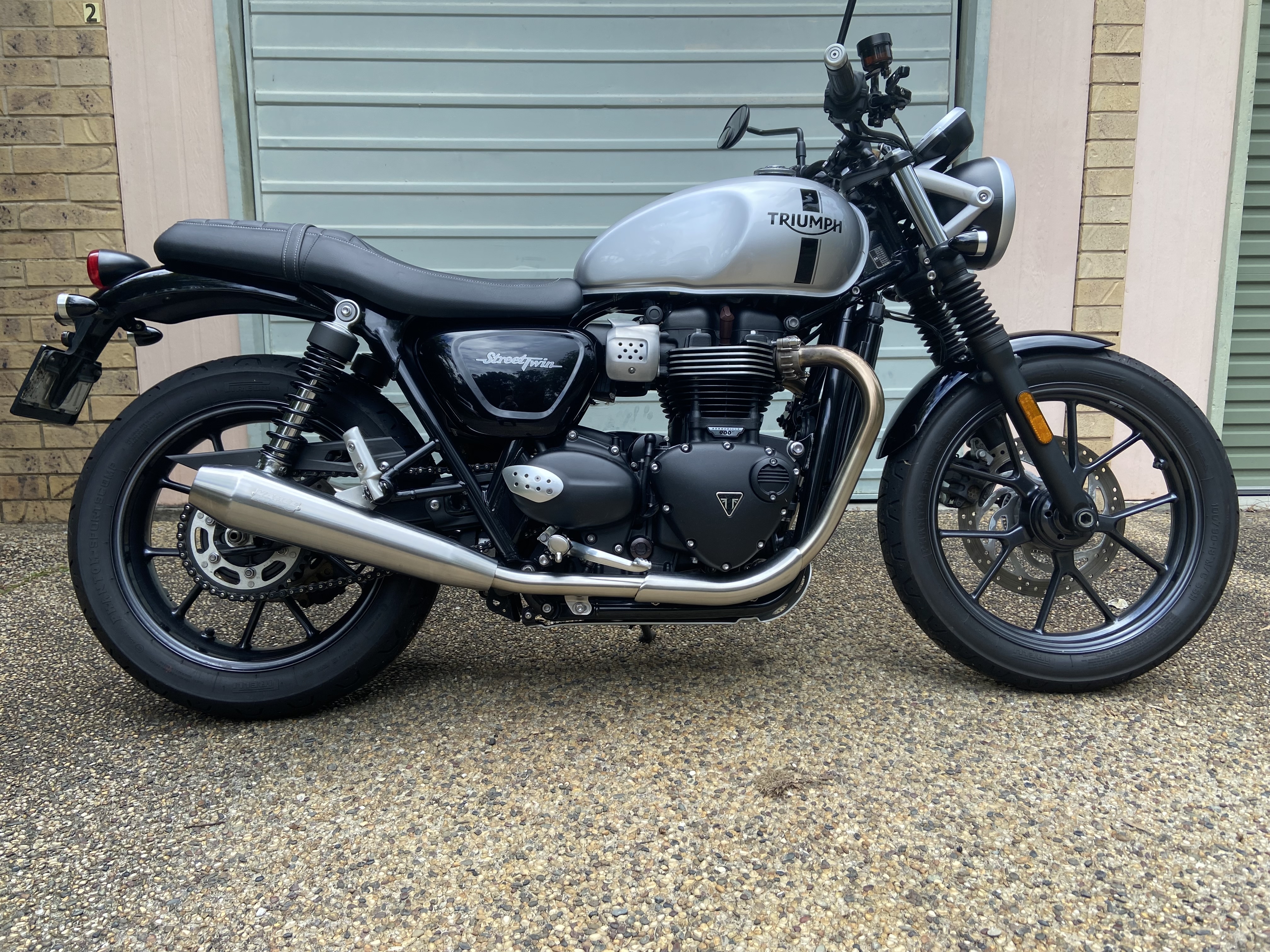 2017 TRIUMPH STREET TWIN ROAD