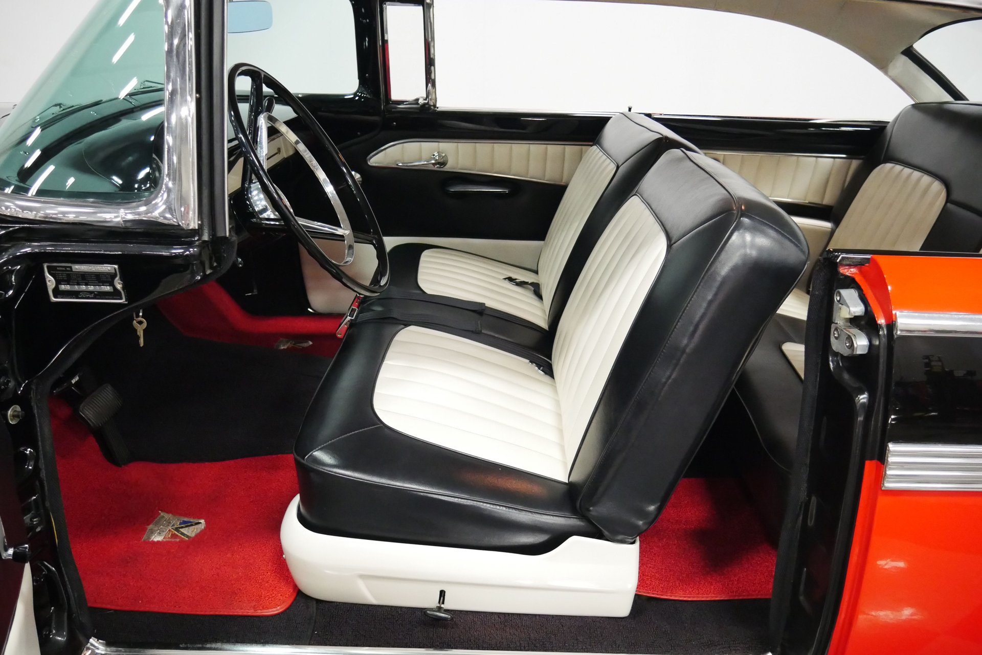 1956 FORD FAIRLANE VICTORIA 2D HARDTOP