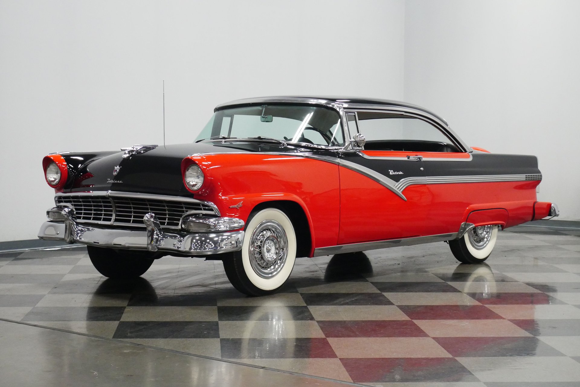 1956 FORD FAIRLANE VICTORIA 2D HARDTOP