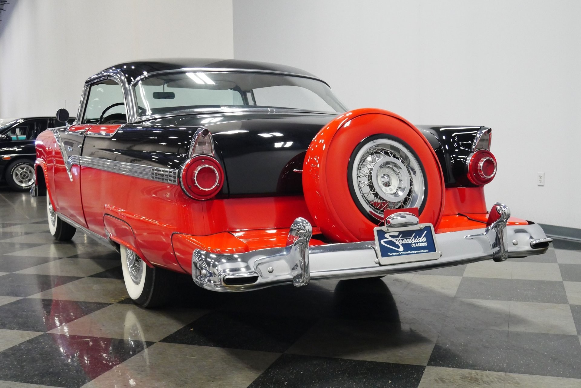 1956 FORD FAIRLANE VICTORIA 2D HARDTOP