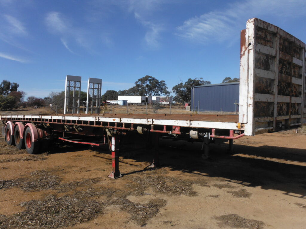 1996 FREIGHTER FLAT TOP TRAILER