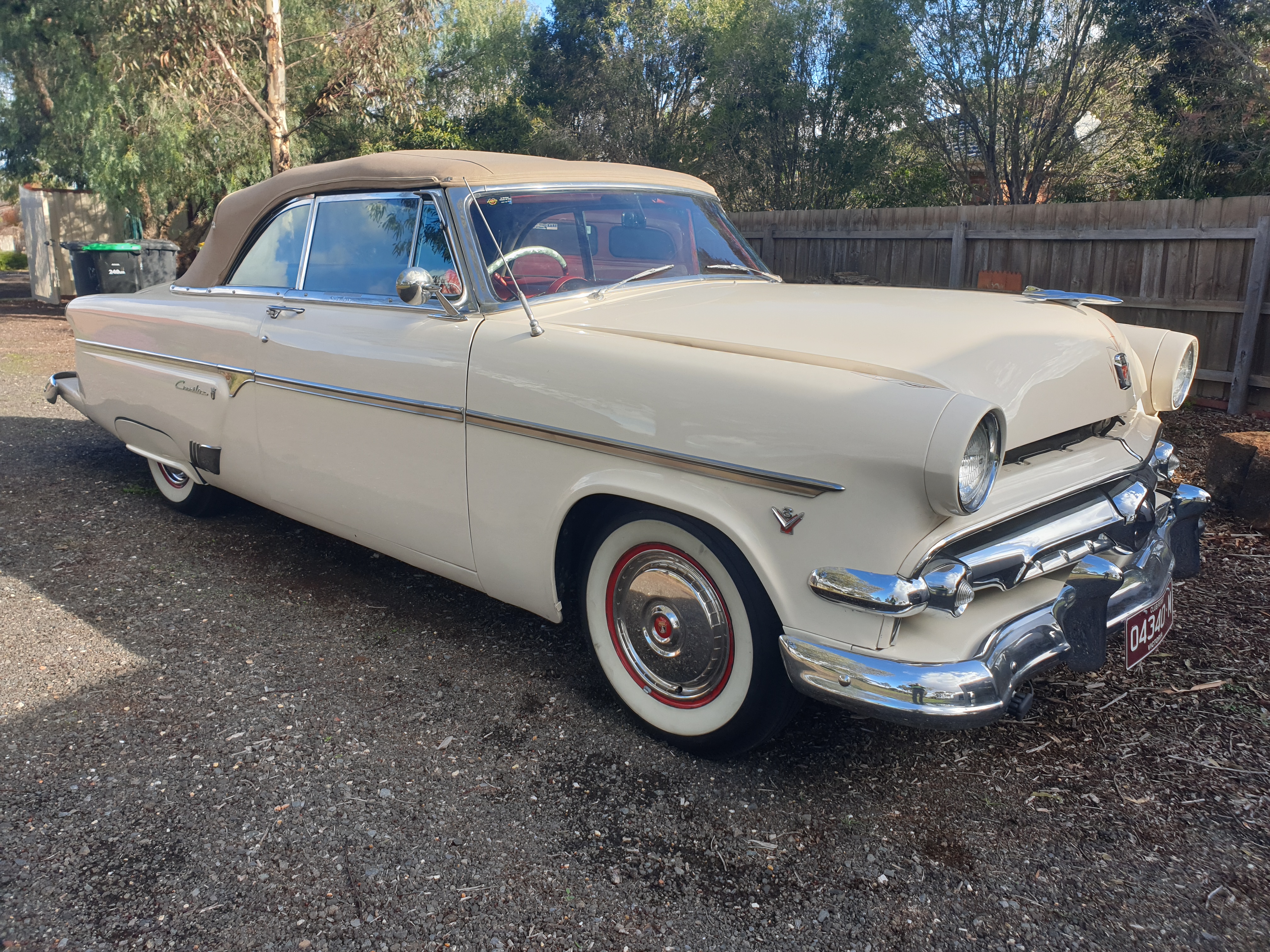 1954 FORD CRESTLINE SUNLINER CONVERTIBLE 
