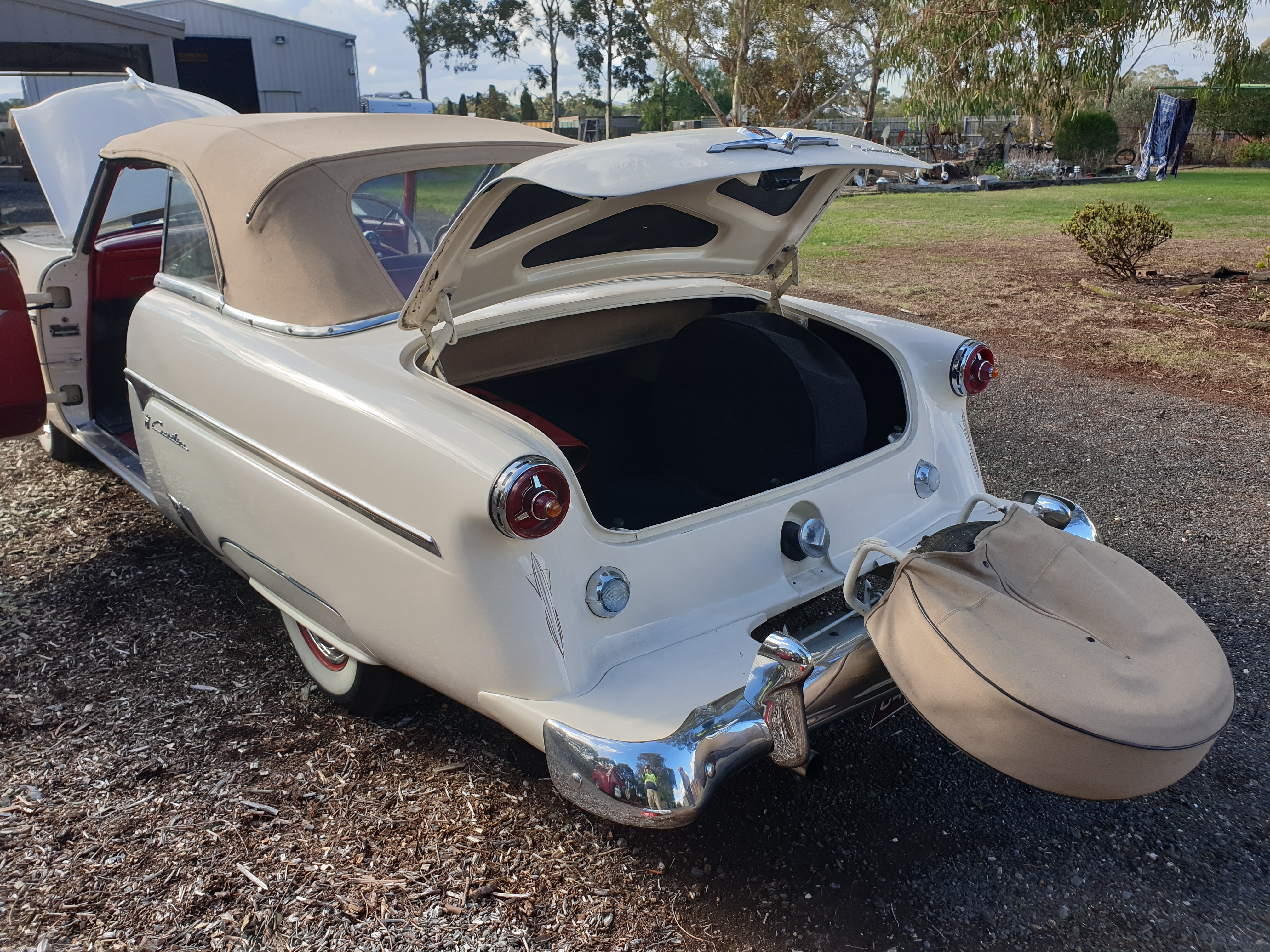 1954 FORD CRESTLINE SUNLINER CONVERTIBLE 