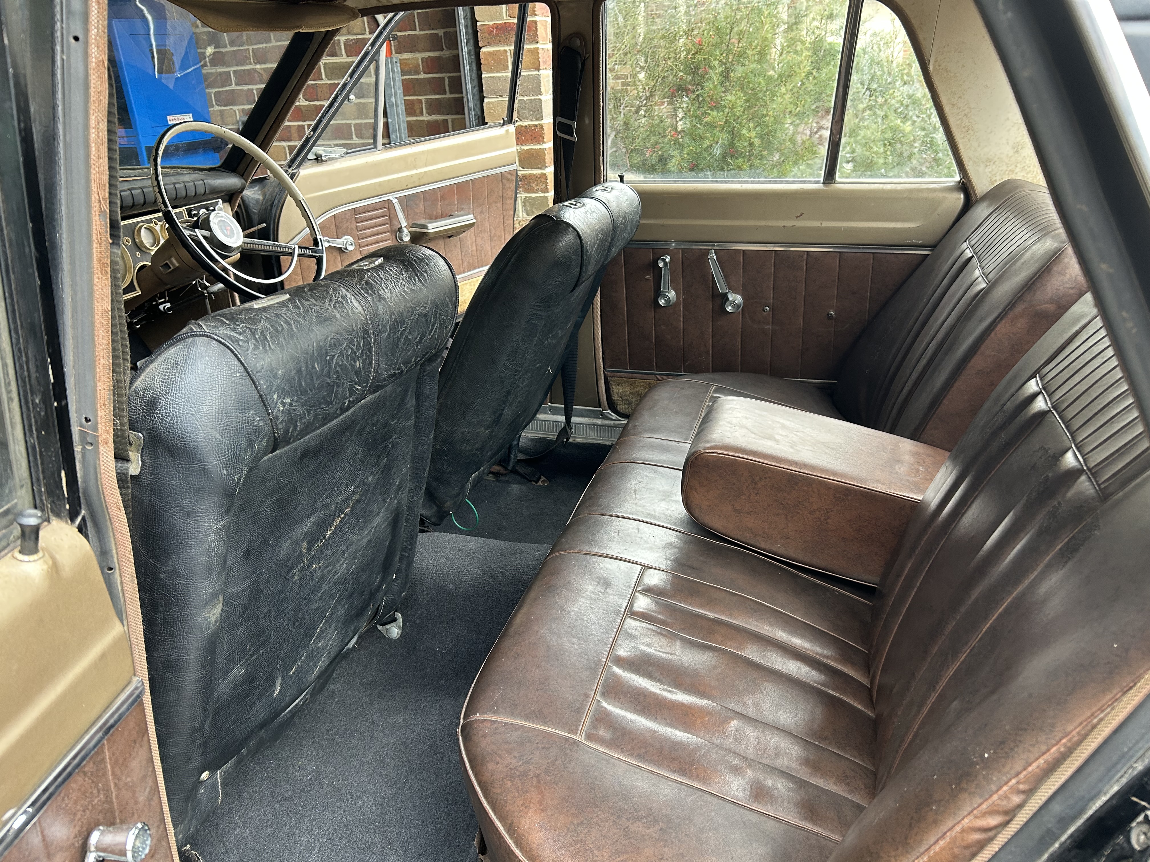 1965 CHRYSLER VALIANT AP6 3 SP MANUAL 4D SEDAN
