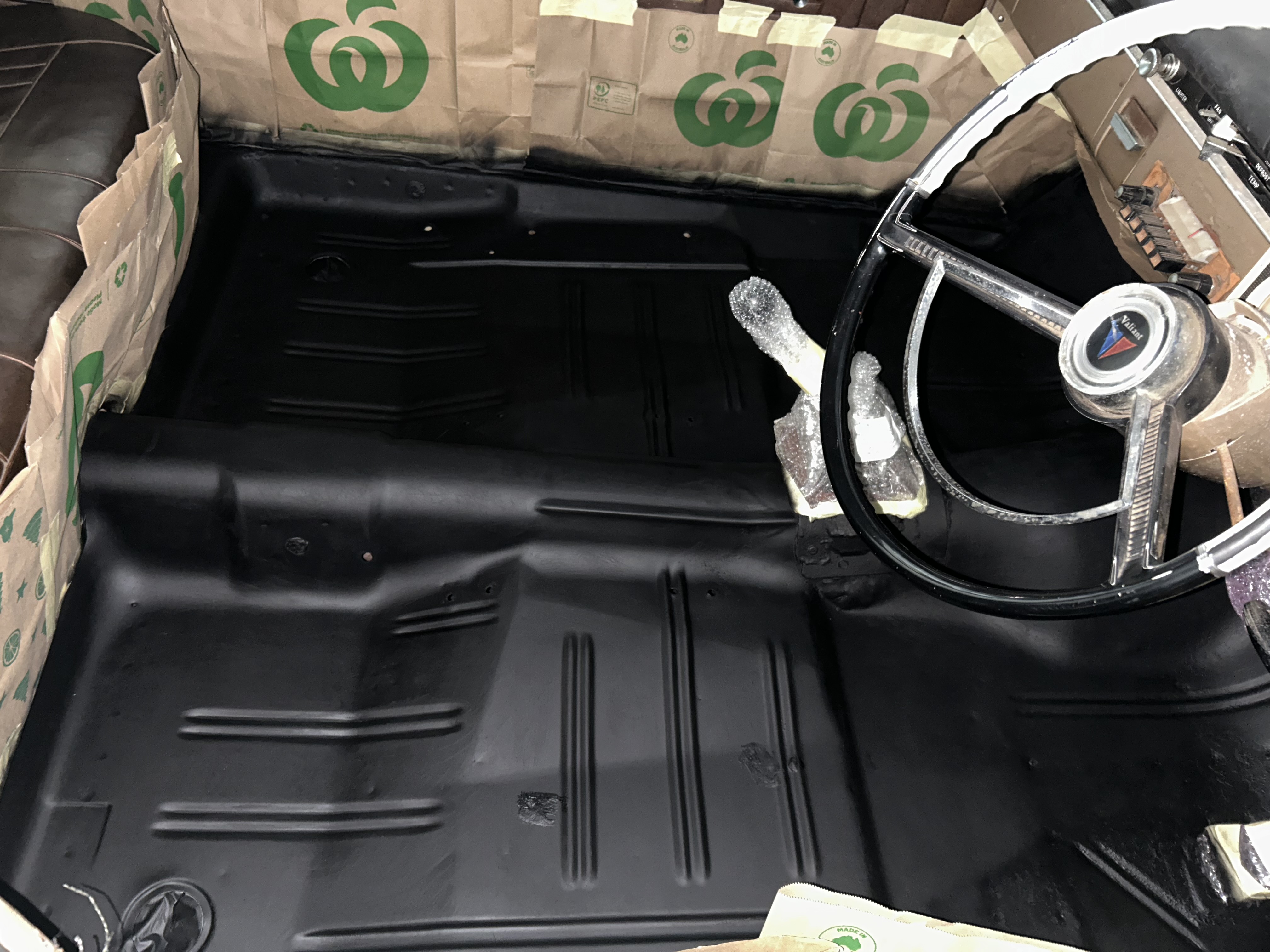 1965 CHRYSLER VALIANT AP6 3 SP MANUAL 4D SEDAN