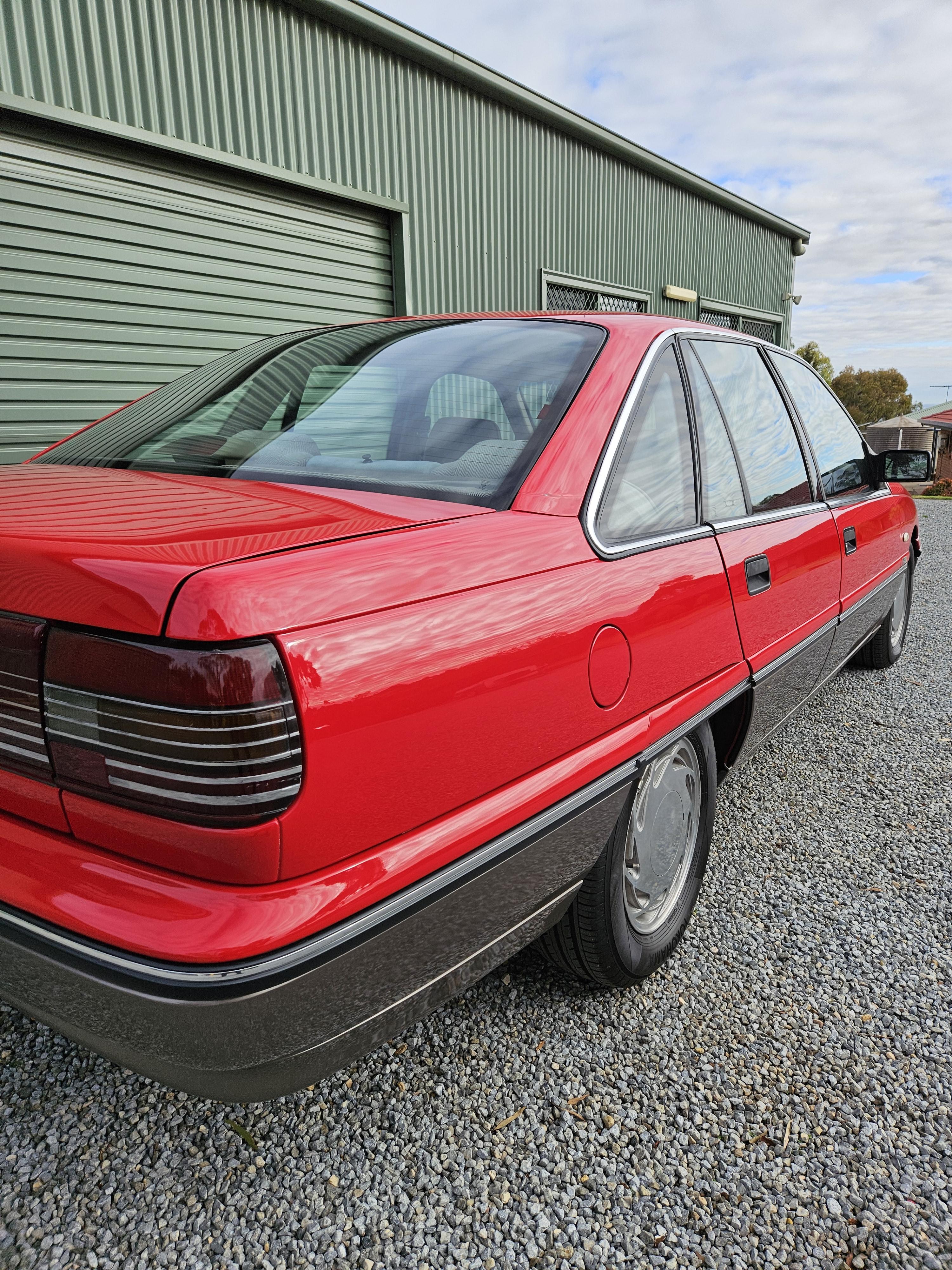 1991 HOLDEN CALAIS VP V8 AUTO SEDAN