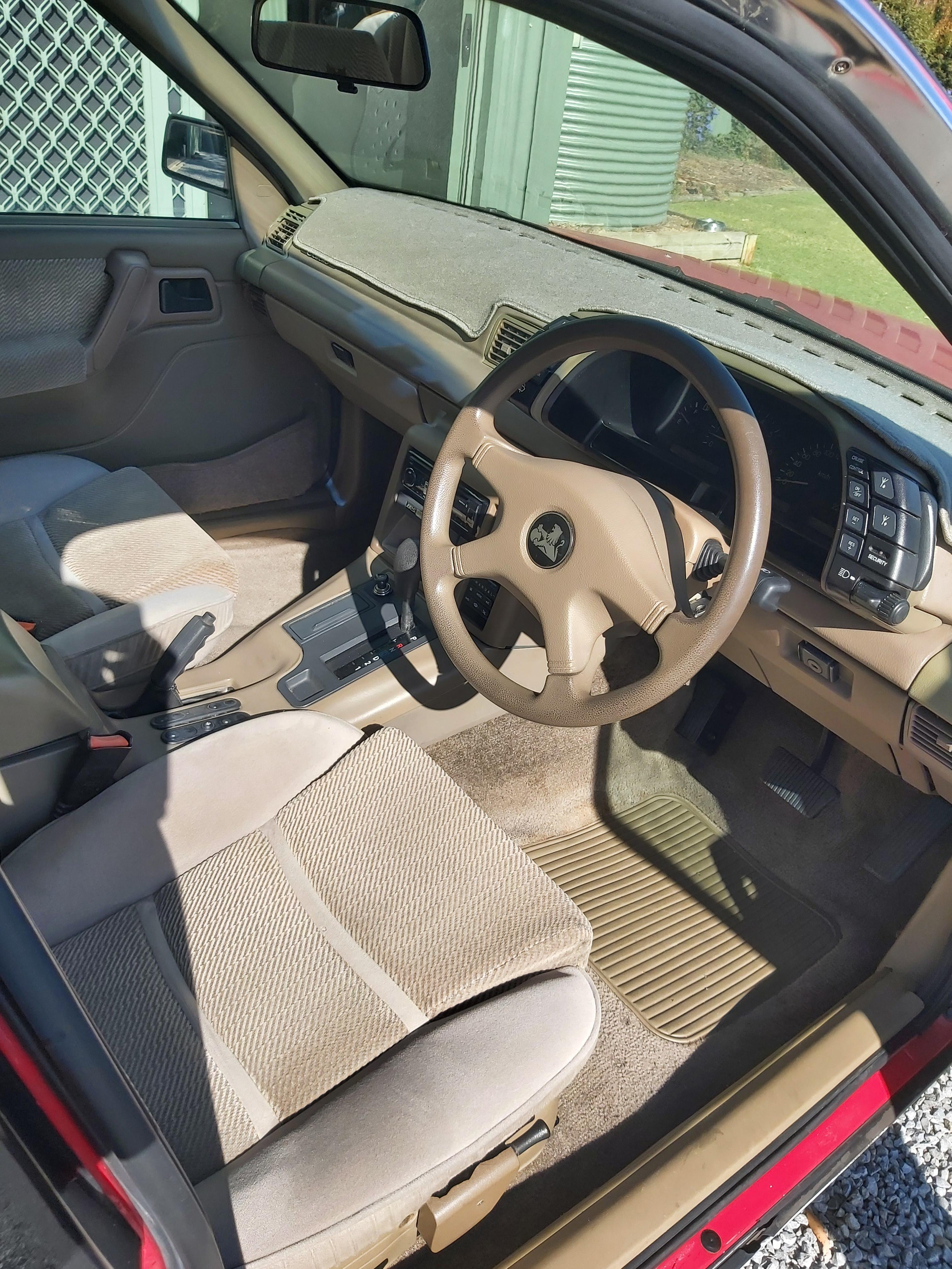 1991 HOLDEN CALAIS VP V8 AUTO SEDAN