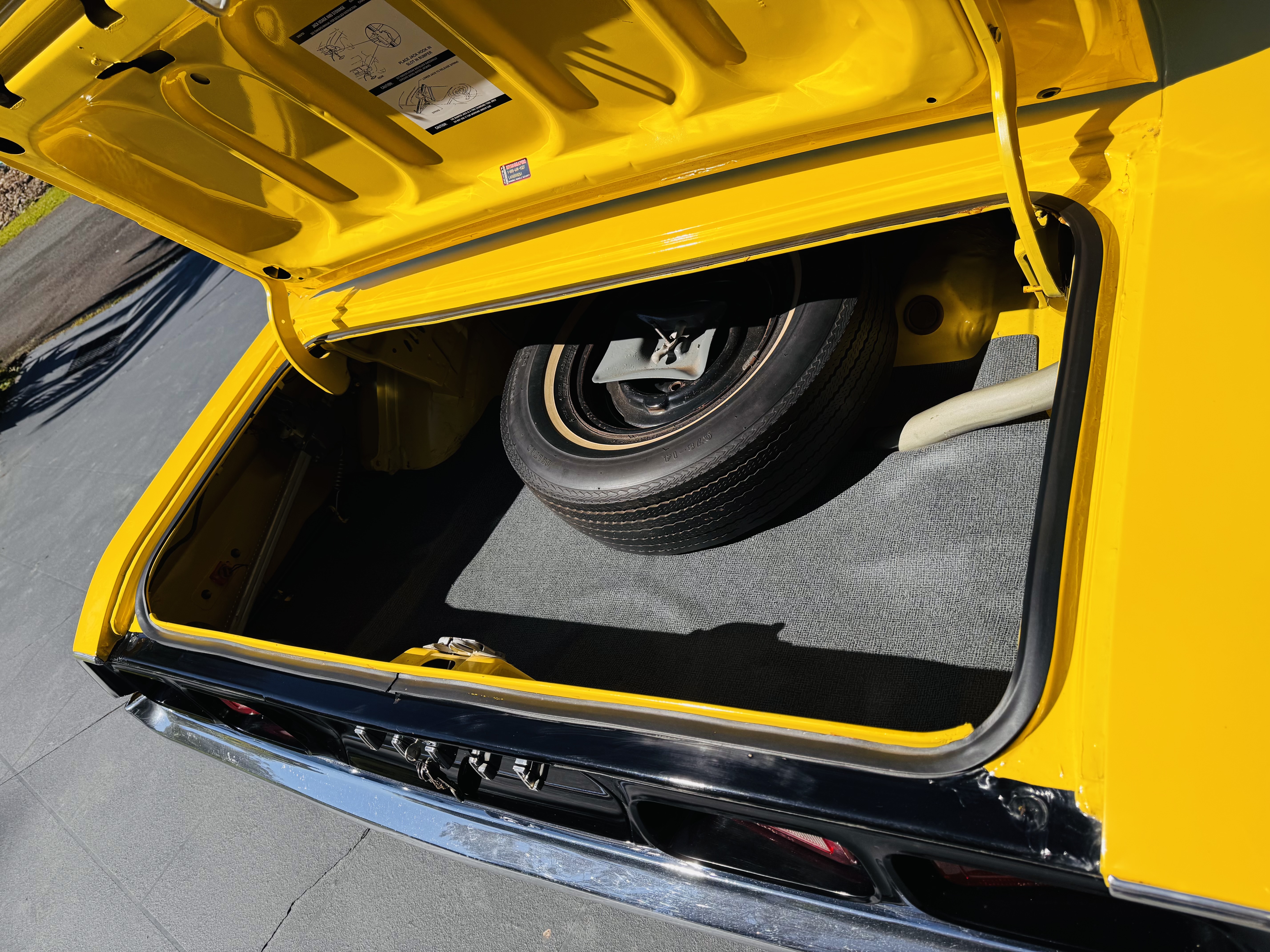 1973 DODGE CHALLENGER COUPE