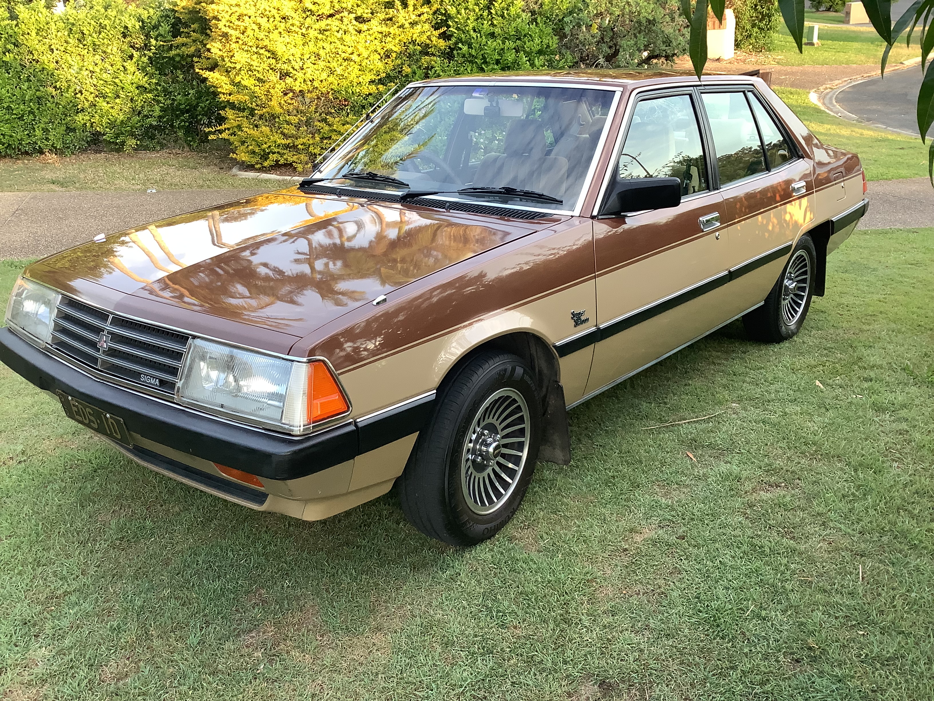 1983 MITSUBISHI SIGMA GJ SUPER SALOON 3 SP AUTOMATIC 4D SEDAN