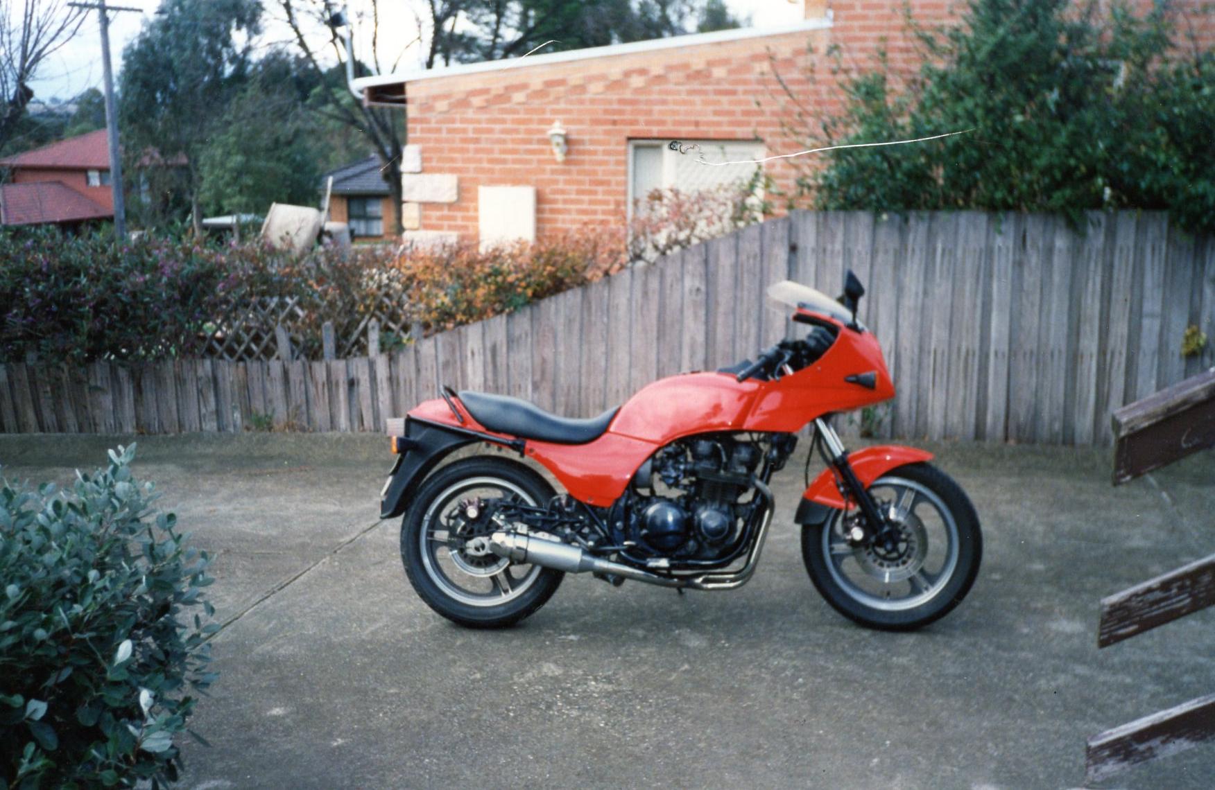 1985 KAWASAKI GPZ750 ZX750 A3 ROAD